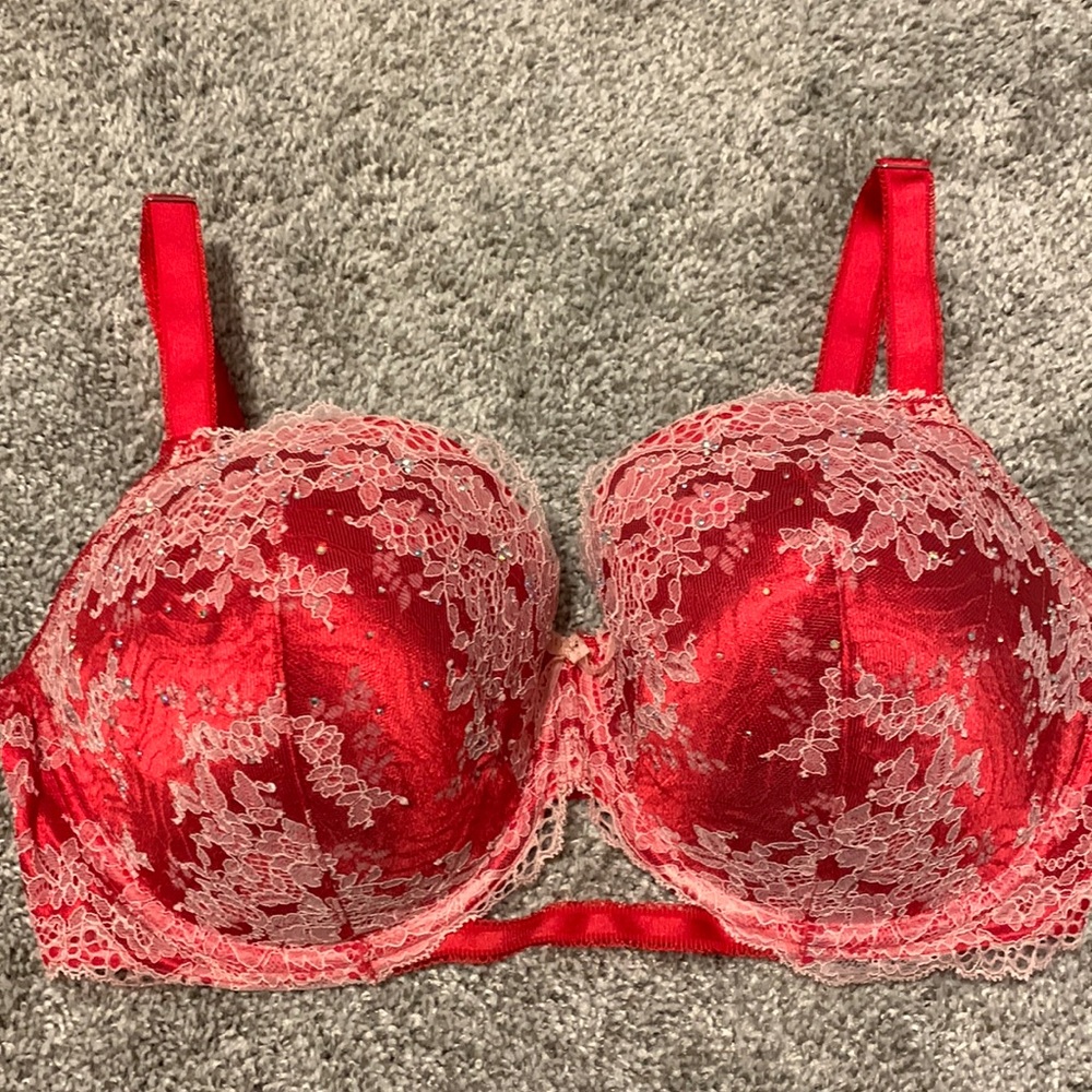VS red stone lacy bra